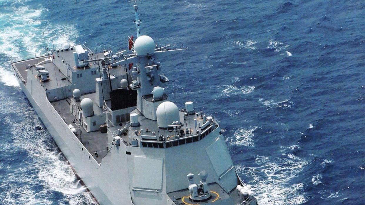 伊朗海军司令登上052D驱逐舰，赞不绝口却因天价望而却步，最终会如何抉择？