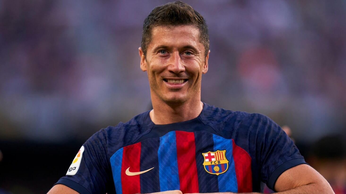 莱万多夫斯基回应与哈里·凯恩转会巴萨传闻，透露未来计划