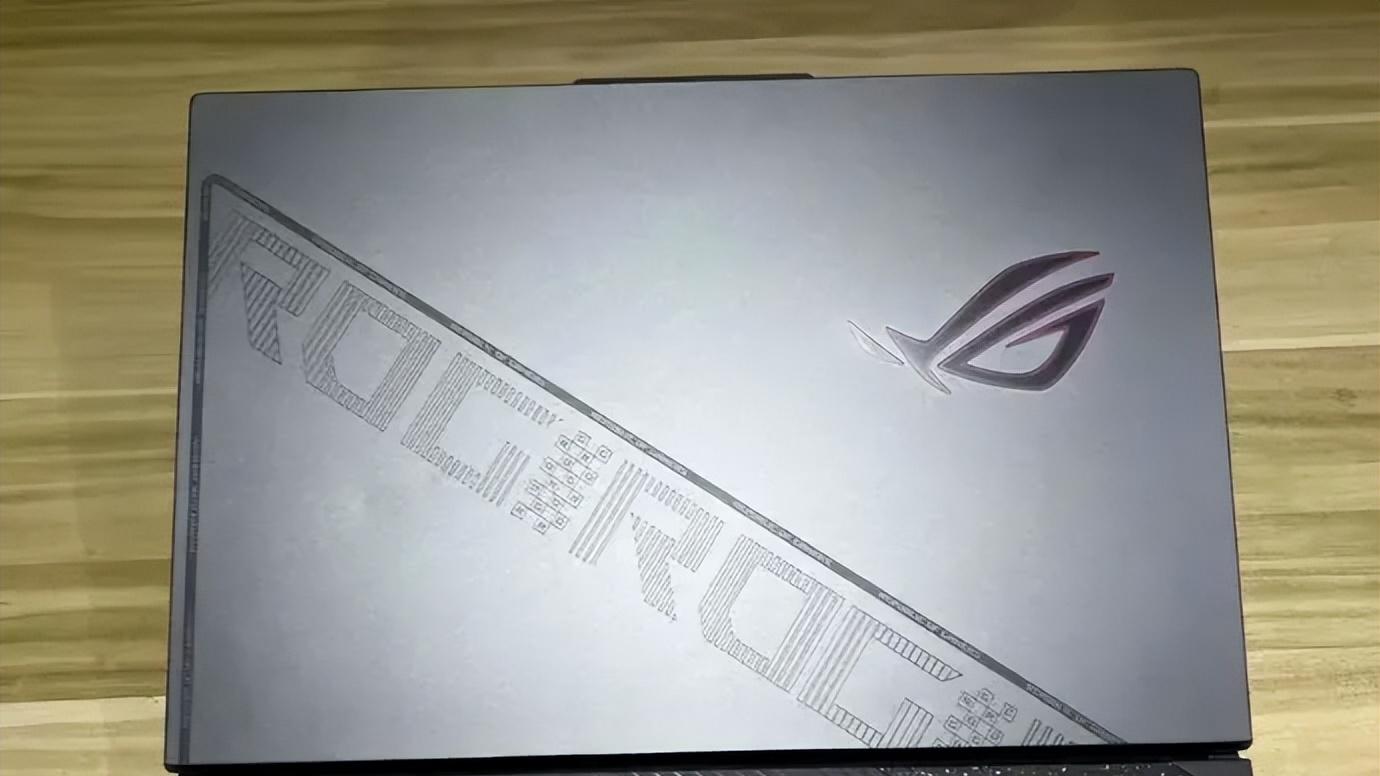 花1万2买的华硕枪神7，自己加了个硬盘，就开始不断重启，不能正常使用了，故障原因让人意外！