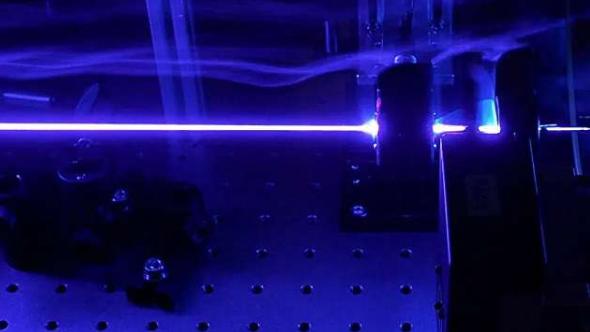 英国爱丁堡科学家实现量子网络新突破 可重构系统助力量子互联网愿景