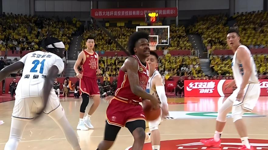 北京2-0山西夺赛点！陈盈骏23分原帅外线7中0，双方多人受伤+罚下