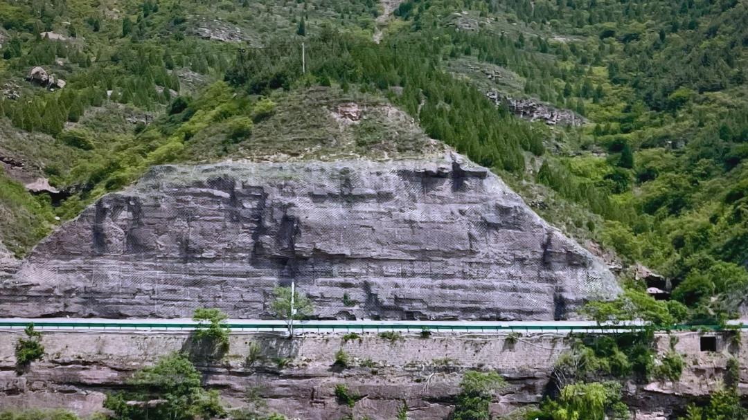 山西壶口瀑布旅游攻略及地接社选择：观“千里黄河一壶收”，解锁母亲河的磅礴与温柔