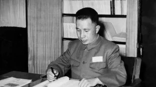 粟裕在解放战争中的贡献及重要性：战功赫赫且无可替代