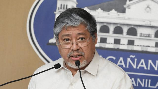 选举失利，菲52名部长请辞，马科斯换上女外长，美菲加速增兵南海