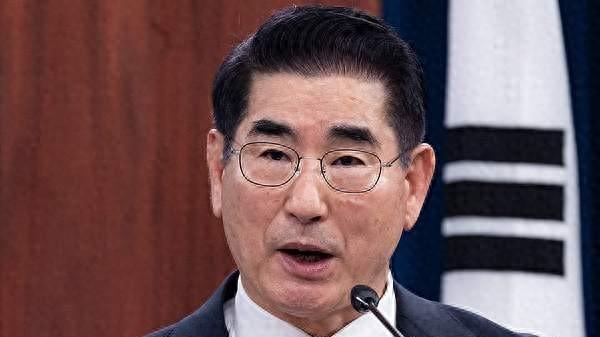 法庭再发逮捕令，前防长继续被羁押，韩国军政矛盾激化