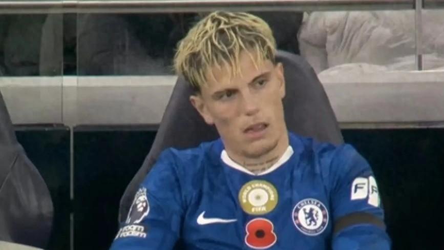 表现不佳！切尔西球迷怒喊：把加纳乔送回曼联！