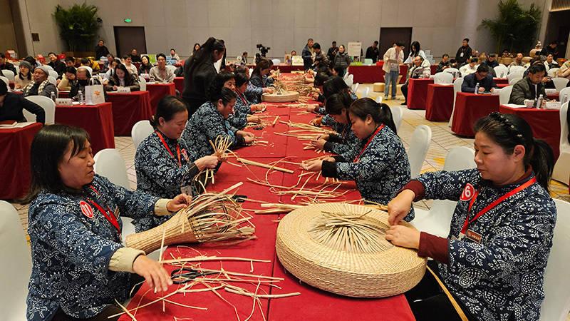 雄安新区首届“雄安蒲艺师”职业技能大赛暨“创富工坊”产品推介会举办