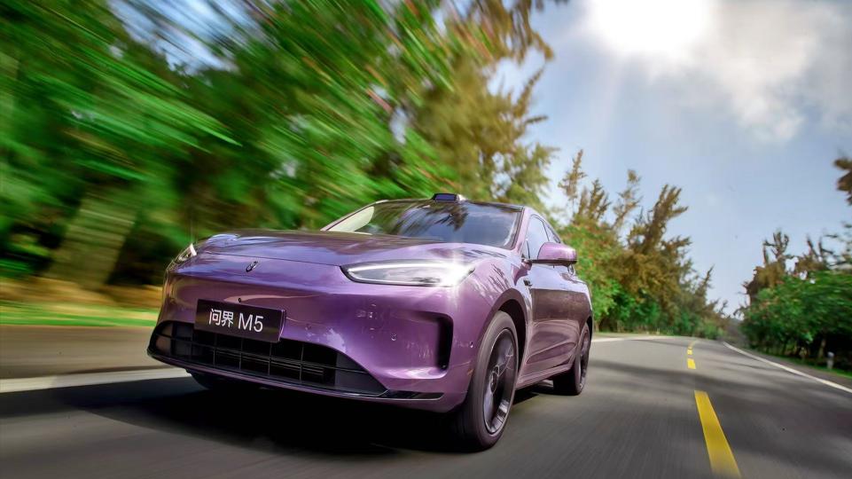 大奖加冕！问界新M5 Ultra以硬核产品实力圈粉年轻用户