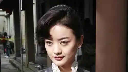 演员朱杰：戏火人不红，从没有绯闻，看看老公是谁就知道原因了！