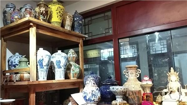 中国国际新闻杂志社书画传播院古玩字画收藏家路具平简介