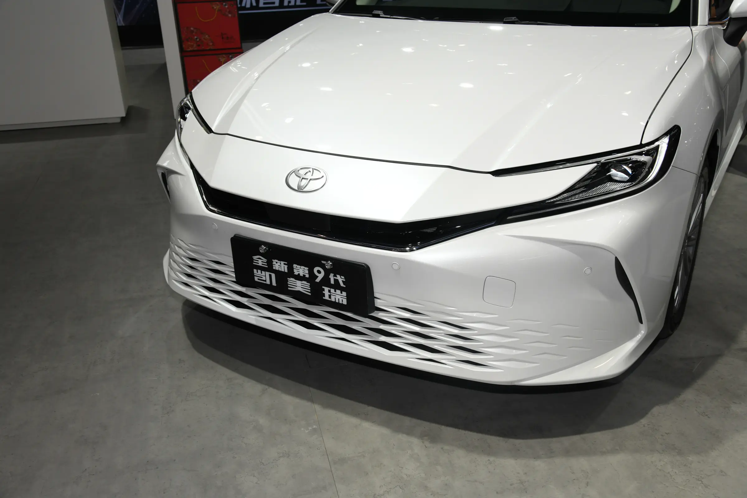 终端起售价均不足13万元，日产天籁对比丰田凯美瑞，怎么选合适？