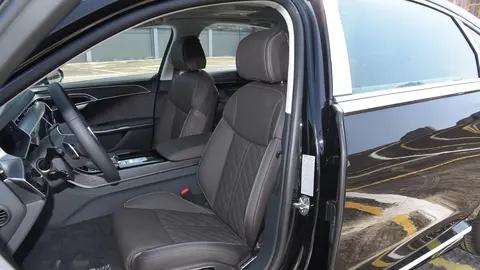 四驱 + 8AT 加持 2025 款奥迪 A8L 各版本怎么选