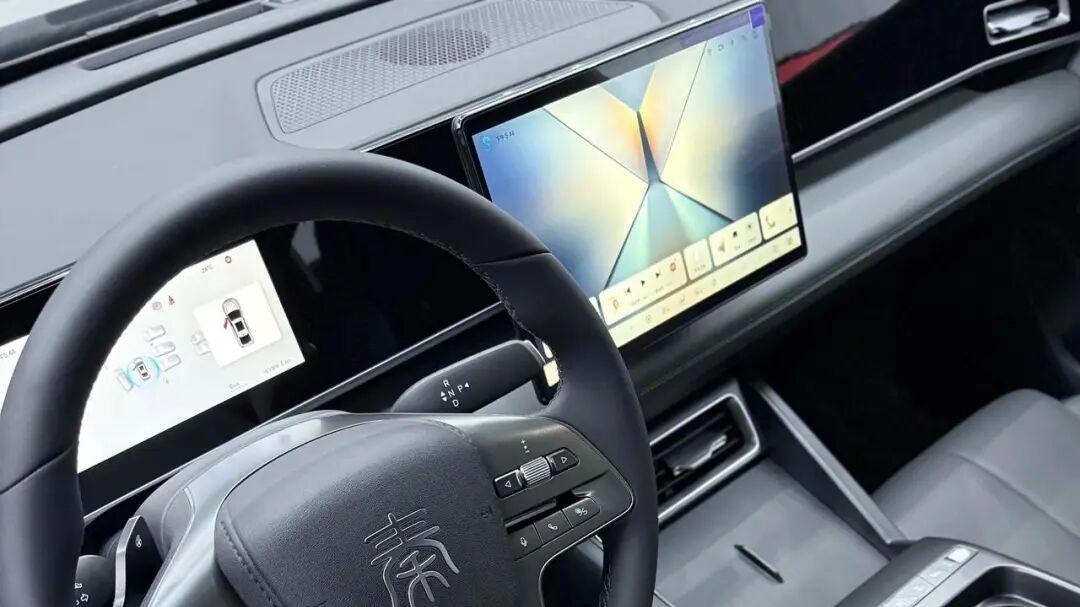 比亚迪新款秦L, 只是过渡产品，建议直接选择老款