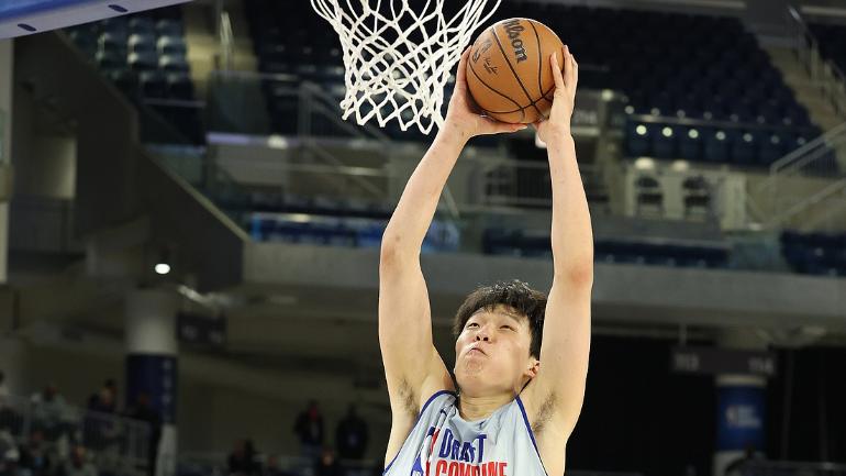 NBA选秀退出潮利好中国新星，杨瀚森前景明朗林葳悬念犹存