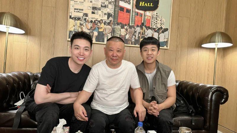 德云社当红演员晒合影照，询问照片含金量，评论区说什么的都有