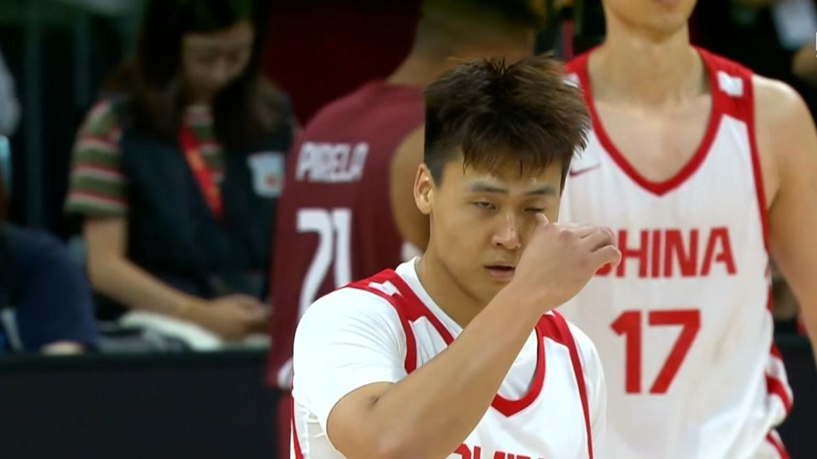 中国男篮76-90输韩国，两战全败！让我看清5个事实：赵睿不可或缺