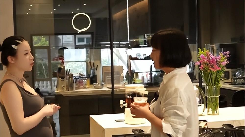 杭州300平米豪宅，单身孕妈，日赚千万的隐秘人生？她要给孩子一个怎样的未来？