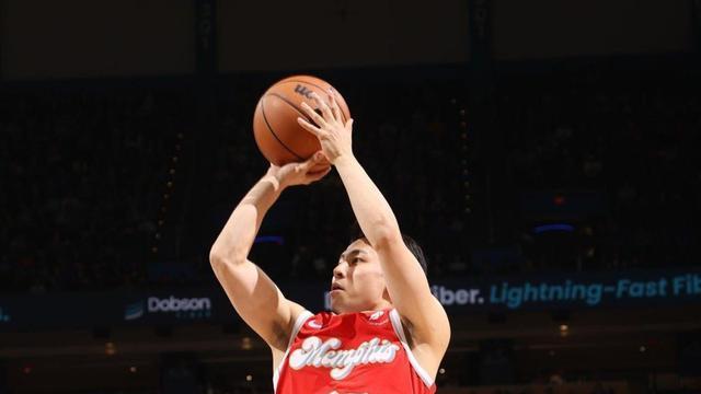 逆袭！日本后卫砍10+3+3闪耀NBA总得分追平周琦成亚洲第一后卫