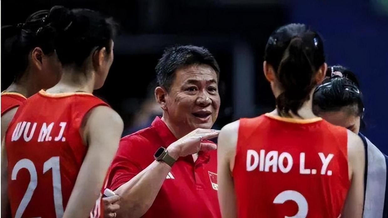 抵达北京，女排名帅上任，合同曝光，已带队训练，曾获亚锦赛冠军