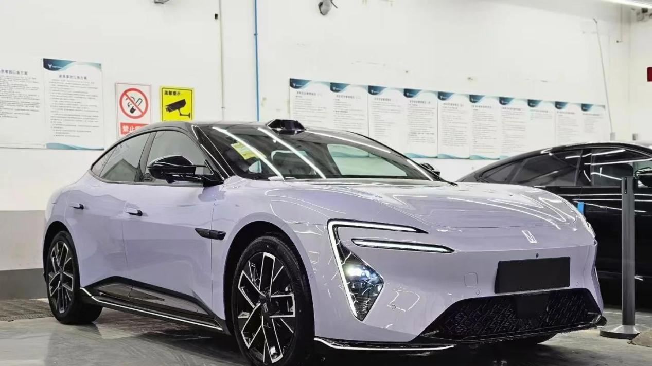 阿维塔06实车到店，内饰很科技