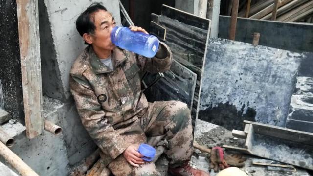 女性为什么要比男性提前退休？