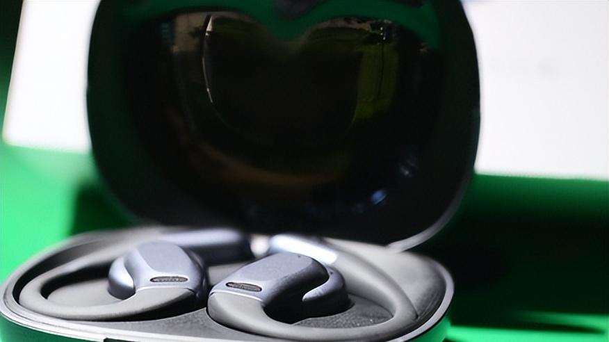 2025年闭眼入的开放式耳机推荐！挂耳式耳机怎么选？JBL、olafriend、歌奈、韶音哪个才是舒