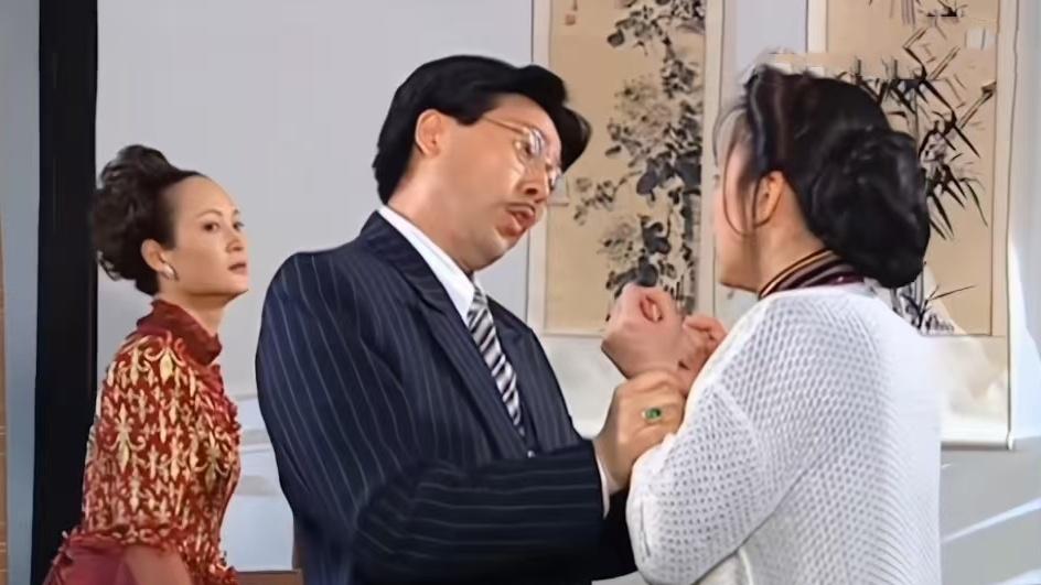 王雪琴拿着魏光雄所有账本，他怎么敢找新情人，还欺负尔杰母子？
