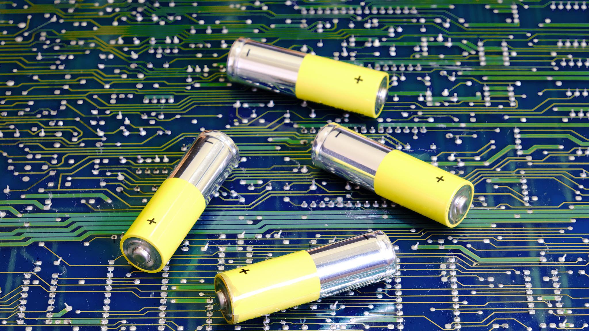 比亚迪高管放话2030年固态电池成本直逼液态电池，是技术自信还是行业画饼？