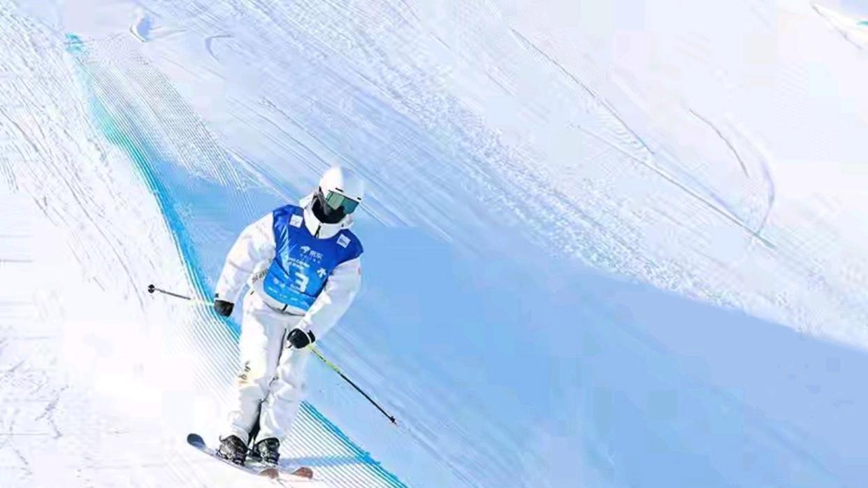 单板及自由式滑雪U型场地世界杯谷爱凌92.75分排名第一晋级决赛