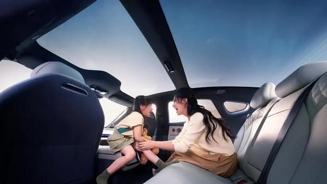 星纪元ES续航表现优异，电池安全可靠，树立新能源车质量新标杆