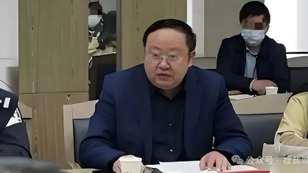 权力“失控”的代价：东台市住建局副局长龚建华被查背后的廉政警示