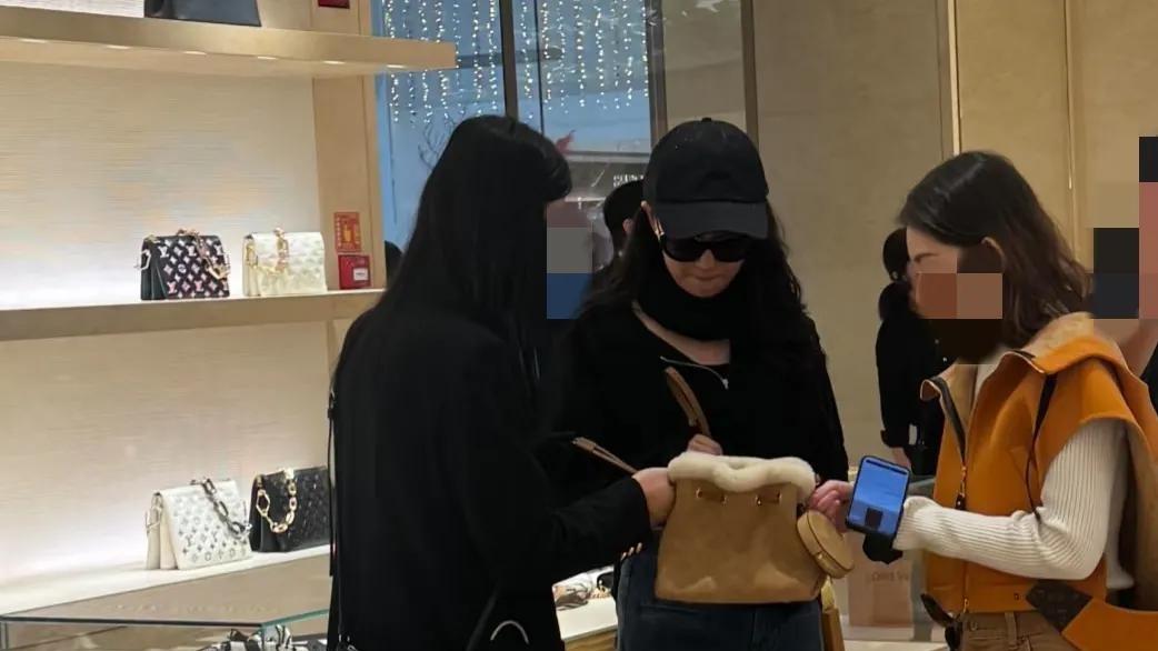 神仙姐姐私下也爱逛街