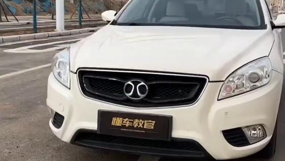 车距如行云流水，心中有数方能行。