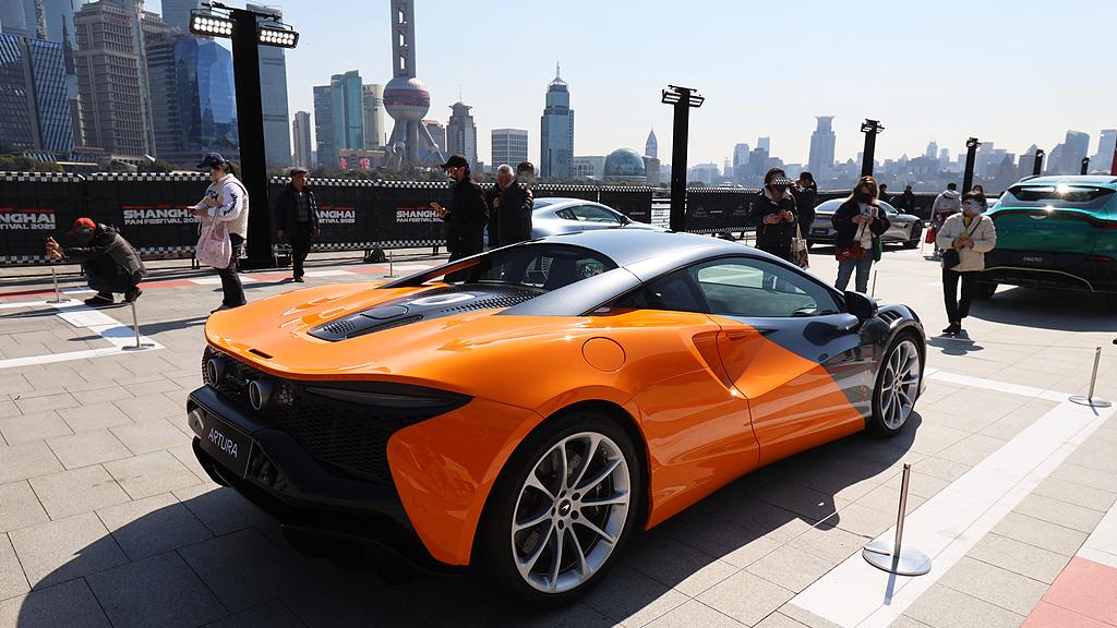 迈凯伦Artura：混合动力超级跑车的革新之路