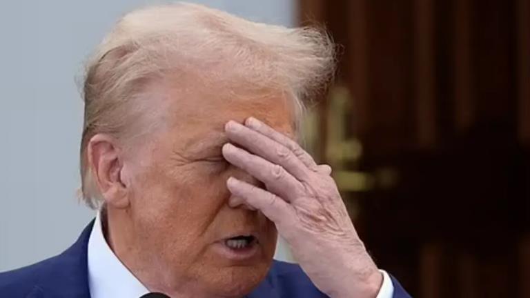 中美开战！特朗普为什么一直加税？看看胡塞武装帮了我们多大的忙