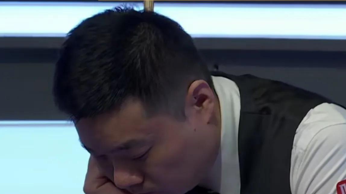 丁俊晖6-5绝杀马克·威廉姆斯，晋级2025斯诺克大师赛八强
