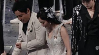 当年让杨幂扶了个寂寞，如今被魏大勋刘昊然左右搀扶？沈腾这是把 “欠的扶” 全还了？