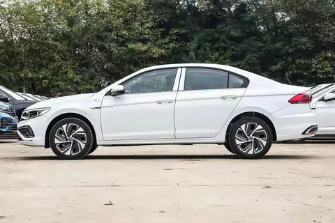 宝来俩版本亲测：1.5L够不够用？1.2T值不值？说点普通人能懂的