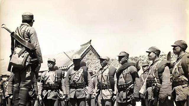 1938台儿庄战役，士兵怀揣家书血洒战场，背后故事太揪心