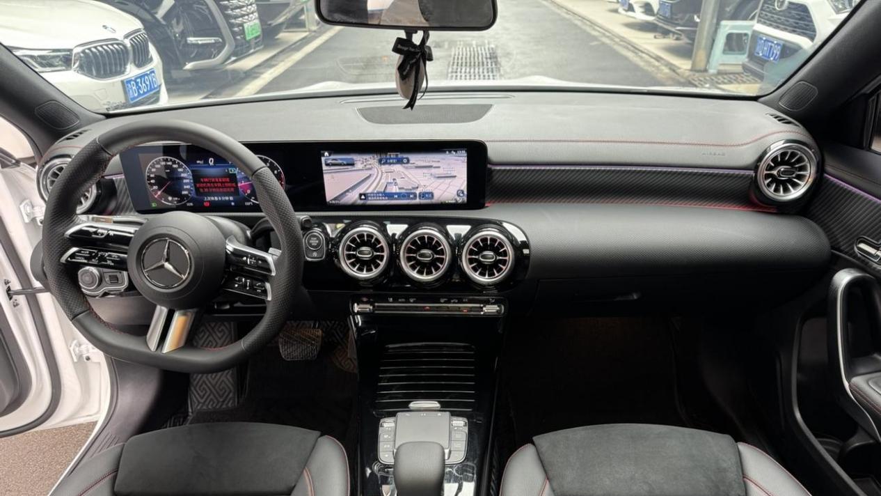 准新车况，18万出头圆你三叉星梦，实拍2024款奔驰A级