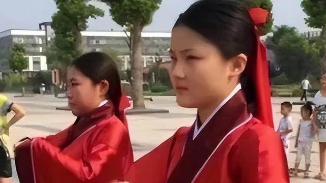 看到孙楠女儿买宝瑶，演员梦被继母亲手捏碎后，才懂郭麒麟那番话