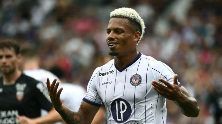 大手笔！外媒：中国球队报价J联赛银靴