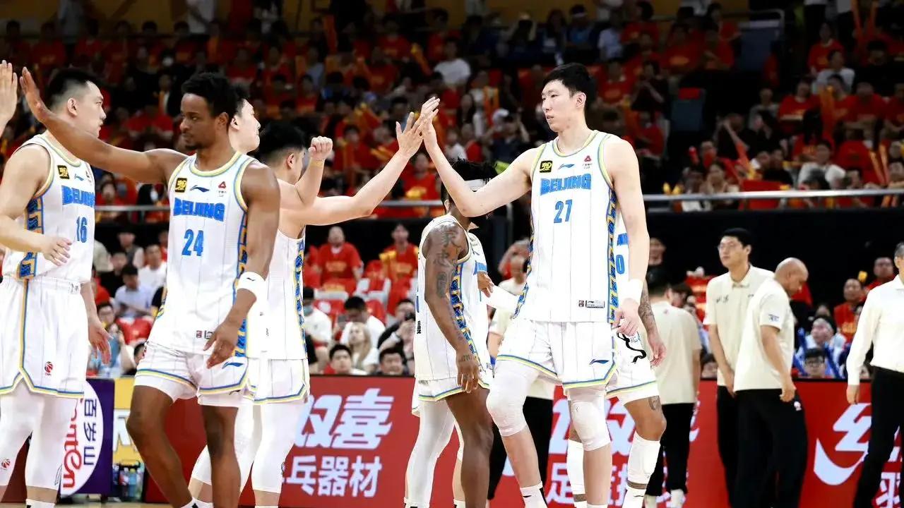 CBA总决赛G6复盘：北京队主场三连败暴露深层顽疾，许利民临场调度遭质疑