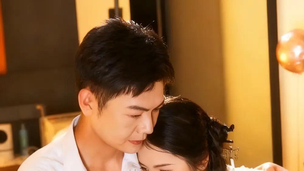 《我才是你的茶妹妹》短剧以其独特的剧情和精彩的表演吸引了大量观众，肾上腺素飙升且沉浸式体验。