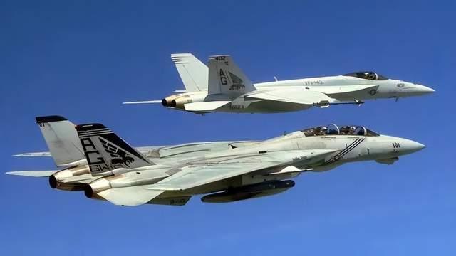 特朗普终于迈出这一步，F18“破门而入”，委内瑞拉还能撑多久？