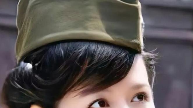 她是“军旅霸王花”，人美演技好却遭丈夫背叛，如今生活简单幸福！