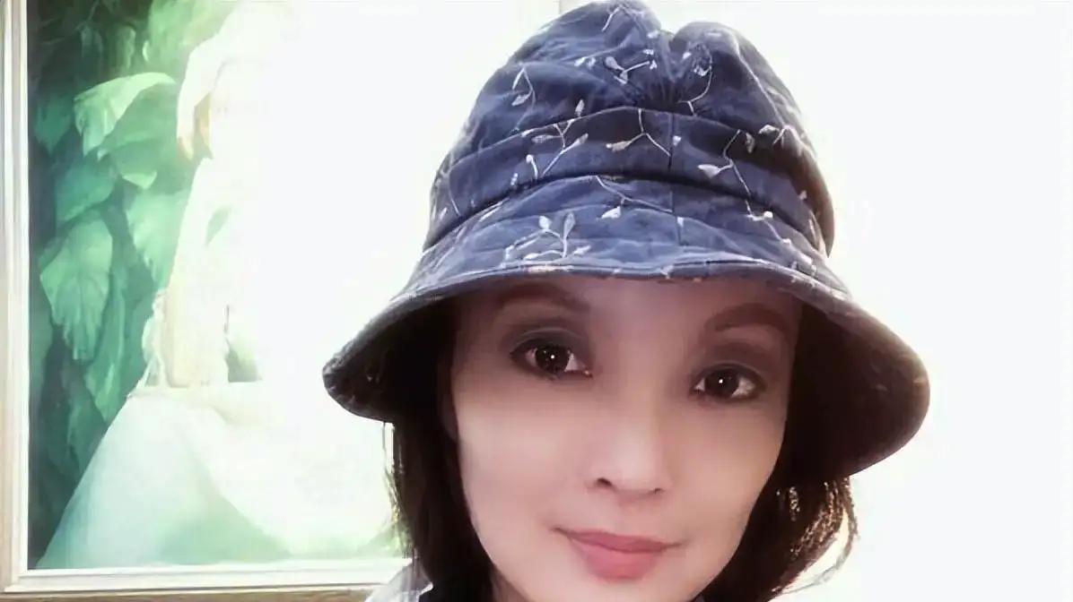 张纪中的第二任妻子，离婚9年从自卑女孩到人生大女主：樊馨蔓的传奇逆袭