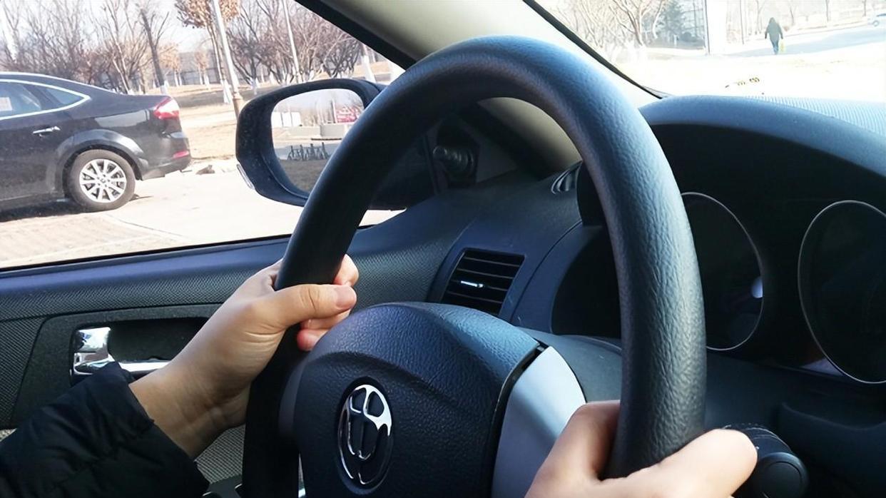 为什么你的车开起来总感觉“飘”？可能是这4个原因！