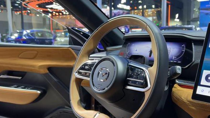 马自达EZ-6降价4万，迈腾GTE车主哭了，现在入手值不值