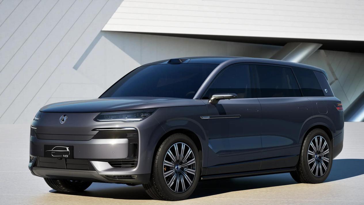 比亚迪真正的王牌！车长超5米2，925马力+易三方，气势不输揽胜